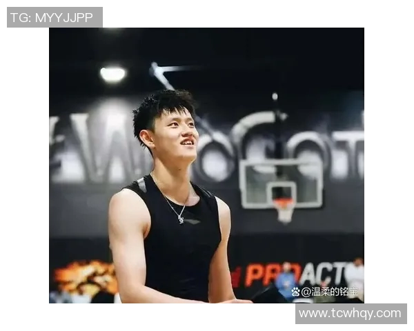 曾凡博的篮球梦想之路：从校园到职业赛场的蜕变与挑战