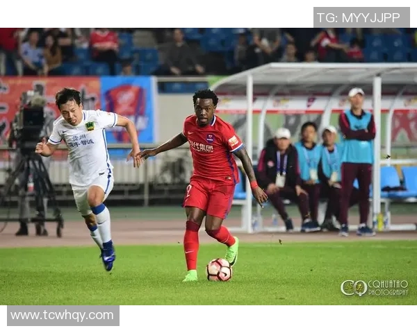 重庆当代力帆迎战江苏球队全力争胜展现足球魅力与激情对决