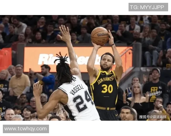 勇士与马刺激战正酣NBA赛场精彩瞬间回顾与分析